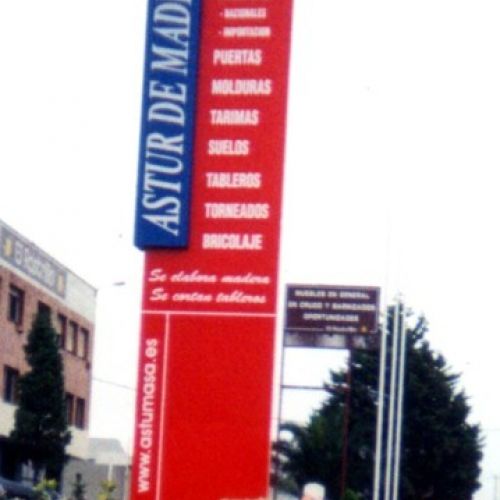 Astumasa Monolito en Granda
